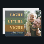 Hanoukka Gold Light Up Night Photo Holiday Card<br><div class="desc">Notre Hanoukka / Chanukah Gold Light up La carte Night Holiday est une façon élégante, classe, festive de partager vos souhaits Hanoukka / Chanukah avec vos amis, votre famille et vos clients cette saison de vacances! Avec espace pour vous de personnaliser avec votre nom et votre photo. Enquêtes? envoyez-nous un...</div>