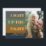 Hanoukka Gold Light Up Night Photo Holiday Card<br><div class="desc">Notre Hanoukka / Chanukah Gold Light up La carte Night Holiday est une façon élégante, classe, festive de partager vos souhaits Hanoukka / Chanukah avec vos amis, votre famille et vos clients cette saison de vacances! Avec espace pour vous de personnaliser avec votre nom et votre photo. Enquêtes? envoyez-nous un...</div>