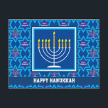 🕎 Happy Hanoukka, Menorah, carte postale personna<br><div class="desc">Bonne Hanoukka avec Menorah sur arrière - plan bleu. Revenir entièrement personnalisable.</div>