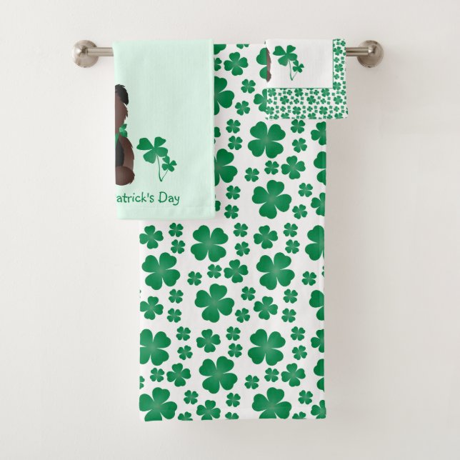 Happy Jour de la Saint Patrick Chien quatre feuill (En situation)