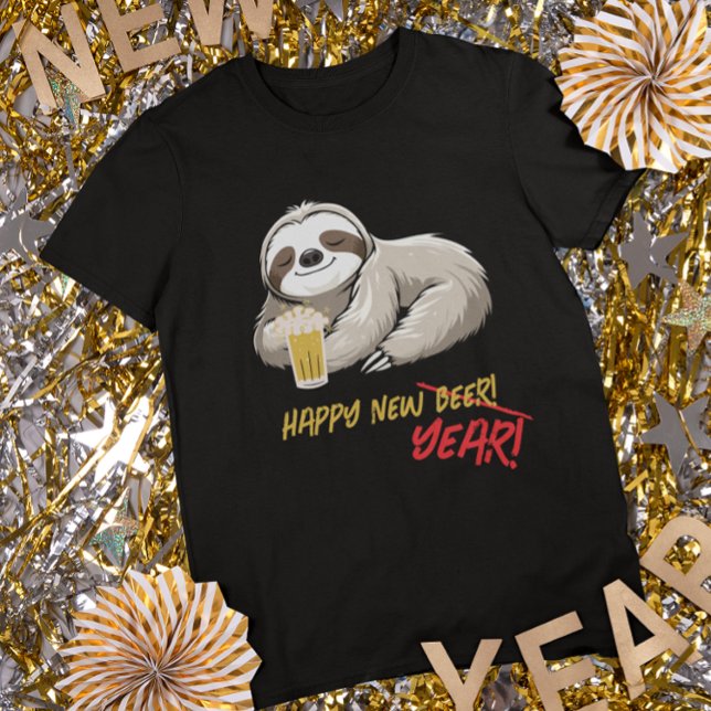 Happy New Beer/Year Funny Sloth T-Shirt (Créateur téléchargé)