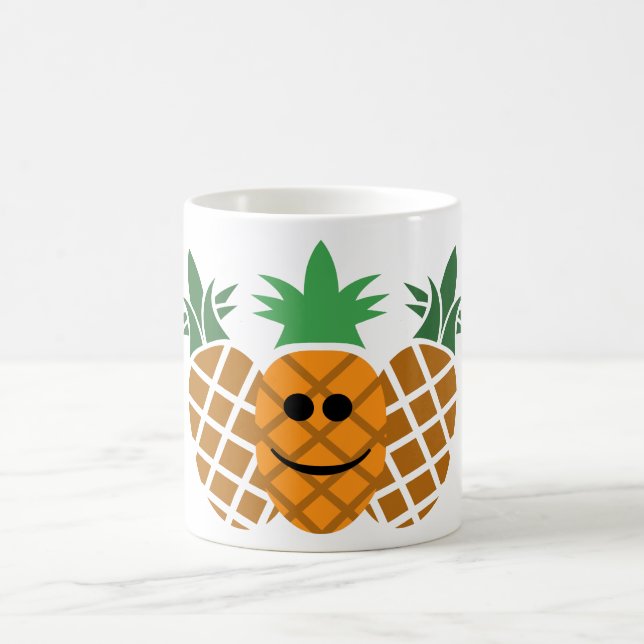 Happy Pineapple Design - Blanc 11 oz Classic Mug (Centre)
