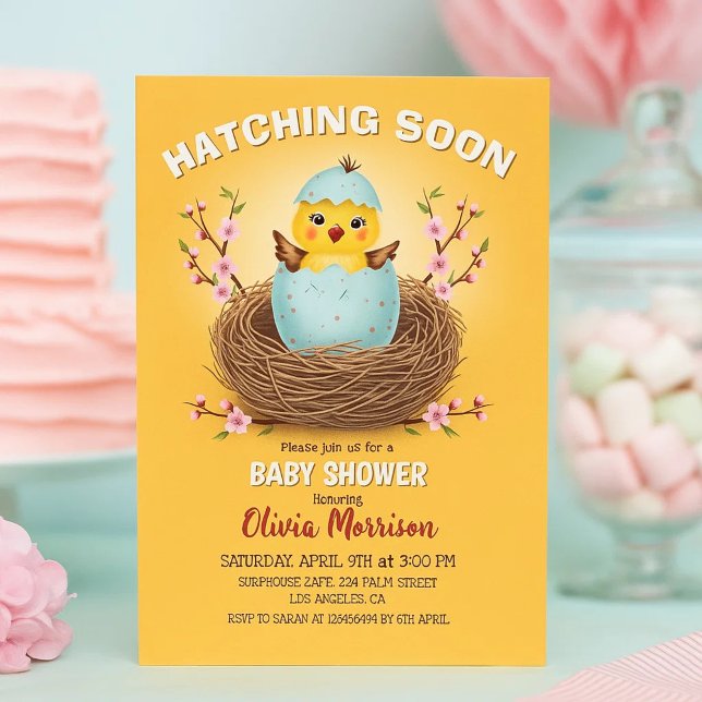 Hatching Bientôt Cute Chick Baby shower Invitation (Créateur téléchargé)