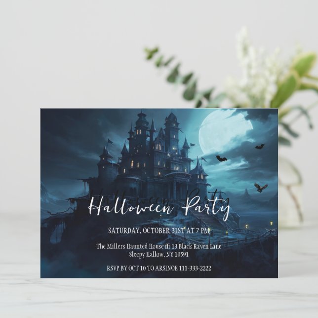 Haunted Hill Halloween Party Invitation (Debout devant)