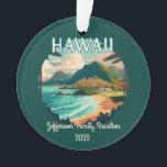 Hawaii Beach Famille Vacances Vintage Retro<br><div class="desc">Affichez la plage,  les palmiers et le littoral verdoyant et montagneux de la côte d'Hawaii,  États-Unis pour vous souvenir de votre voyage en famille par! Le texte est personnalisable.</div>