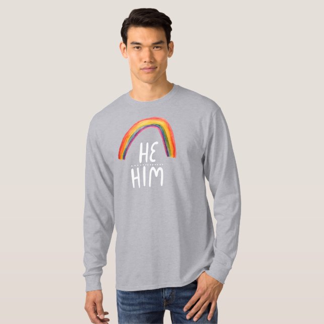 HE/HIM Pronounouns Rainbow Handlettering T-Shirt (Devant entier)