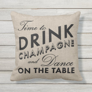 Heure de boire Champagne et de danser le coussin