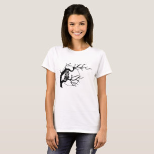 Hibou dans un T-shirt de femmes d'arbre
