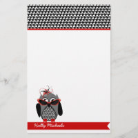 Hibou de pied-de-poule avec la papeterie de