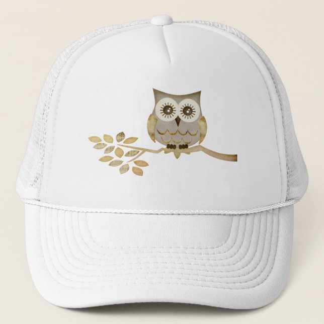 Hibou large de yeux dans le casquette d'arbre (Devant)