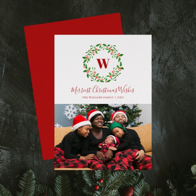 Holly Berry Wreath Monogram Carte photo de vacance (festive retro holly berry wreath and family monogram Christmas card with landscape family photo)
