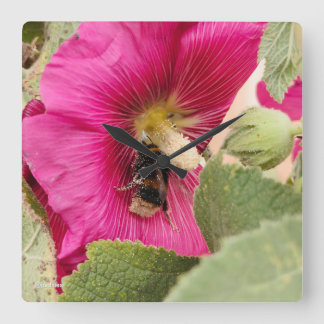 Hollyhock bumble abeille Carré Horloge murale