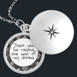 Homme de mon collier de rêves<br><div class="desc">Un collier qui est parfait pour donner la nouvelle belle-mère de la jeune mariée. L'image est en noir et blanc et indique le "Merci pour élever l'homme de mes rêves". Choisissez le collier dans la conception de votre choix. Si une couleur différente d'image est désirée svp sentez-vous libre pour me...</div>