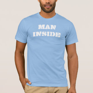 Homme en T-shirt