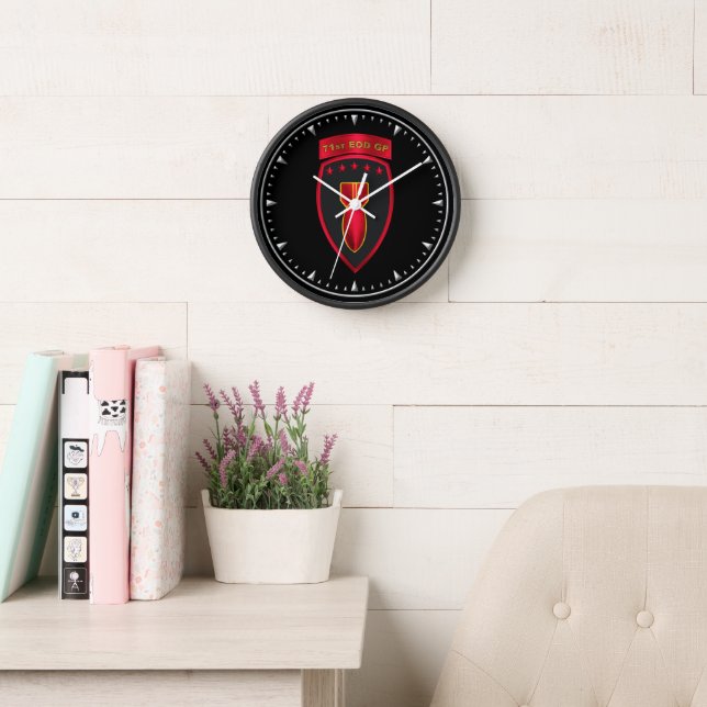 Horloge 71e Groupe de neutralisation d'explosifs et de mun (Salle de lecture)