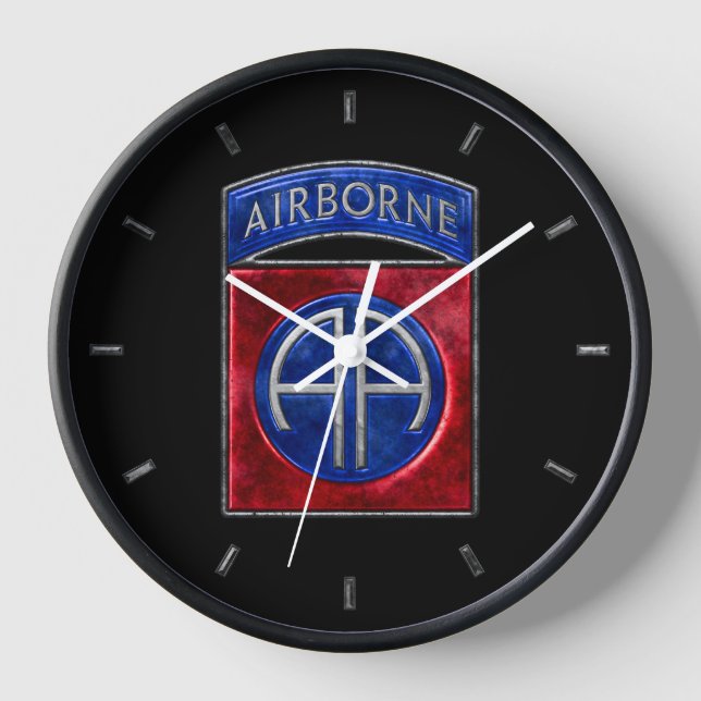 Horloge 82e Arrière - plan noir aéroporté (Recto)