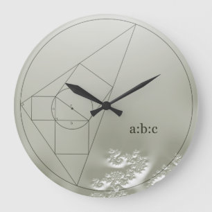 Horloge à énigme mathématique fractale