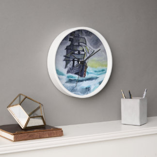 Horloge avec un navire. Bateau sur une mer orageus