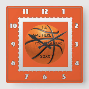 Horloge blanche et orange du basket-ball avec Nom