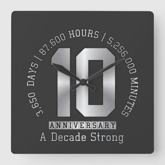 Horloge Carrée 10 Year Anniversary Milestone - A Decade Strong 