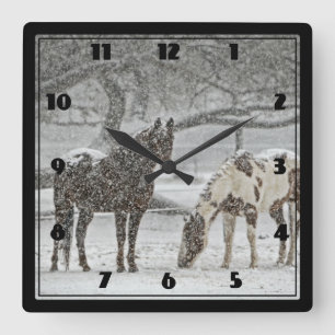 Horloge Carrée 2 chevaux dehors en hiver par le temps de Milou