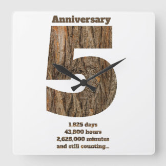Horloge Carrée 5 ans d'anniversaire - Jalon d'anniversaire en boi