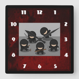 Horloge Carrée 5 Petites ninjas posant avec des armes