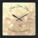 Horloge Carrée 7e anniversaire de Mariage personnalisé<br><div class="desc">Moderne et élégant Couleur or personnalisé 7e Mariage Anniversaire design Wall Clock Cadeau.</div>