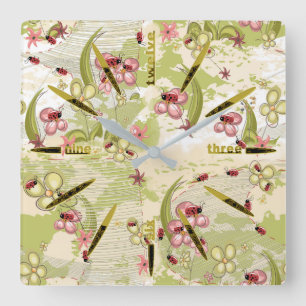 Horloge Carrée Adventure Ditsy Ladybirds Square Wall Clock