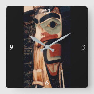 Horloge Carrée Alaska Bois sculpté Totem Sud-Est Poteau Fancy