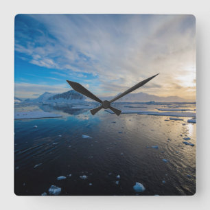 Horloge Carrée Antarctique. A proximité de l'île d'Adélaïde. Le G