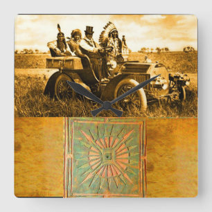 HORLOGE CARRÉE APACHES ET GERONIMO CONDUISANT UNE VOITURE À MOTEU