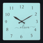 Horloge Carrée Aqua Blue Script Turquoise Monogramme Nom de la fi<br><div class="desc">Aqua Blue Script Turquoise Monogramme Nom Horloge. Cela rend le cadeau parfait pour 16 ans,  mariage,  douche nuptiale,  anniversaire,  baby shower ou bachelorette pour quelqu'un qui aime le luxe glam et les styles chic.</div>