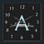 Horloge Carrée Aqua Teal Blue Script Girly Monogram<br><div class="desc">Aqua Blue Turquoise et noir Script Monogramme Nom Horloge. Cela rend le cadeau parfait pour 16 ans,  mariage,  douche nuptiale,  anniversaire,  baby shower ou bachelorette pour quelqu'un qui aime le luxe glam et les styles chic.</div>