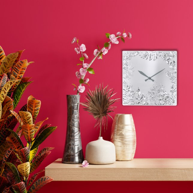 Horloge Carrée Argent Gris Floral Palm Monochrom Acier métallique (Silver Gray Floral Palm Monochrom Metallic Steel Square Wall Clock)