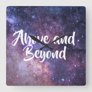 Horloge Carrée Au-dessus et au-delà