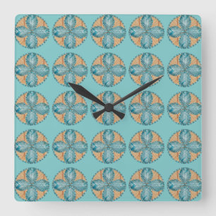 Horloge carrée avec la conception de fleur de