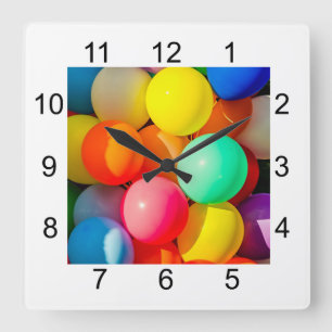 Horloge Carrée Ballons de jouets colorés