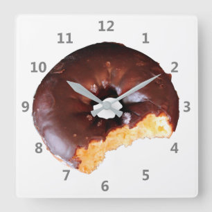 Horloge Carrée Beignet givré par chocolat de gâteau jaune avec