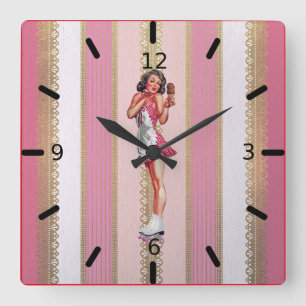 Horloge Carrée Belle mignonne fille servant de la crème glacée