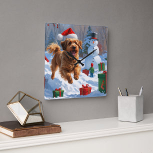 Horloge Carrée Bichon Havanais courant dans la neige avec un chap