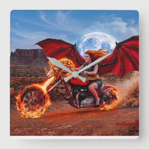 Horloge Carrée Biker Babe Vampire Foxella de Feu