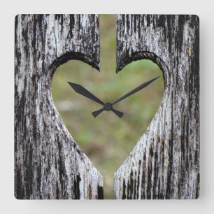 Horloge Carrée Bois de coeur sculpté