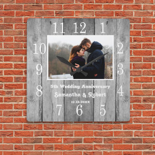 Horloge Carrée Bois gris déprimé 5 ans Photo