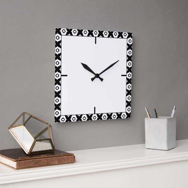 Horloge Carrée Bold Black and White Symmetrical Arabesque Pattern (Bureau)