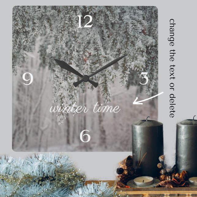 Horloge Carrée Branches gelées et forêt recouverte de neige (Créateur téléchargé)