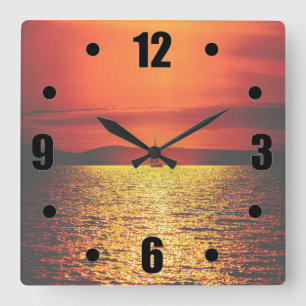 Horloge Carrée Brilliant Red And Golden Sunset Sail