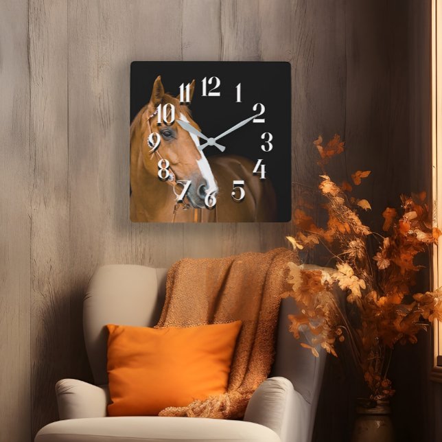 Horloge Carrée Brown Quartier Blanc Photo Cheval Numéroté (Numbered wall clock with the photo of a beautiful brown and white quarter-horse)