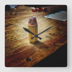 Horloge Carrée Bullet Clock