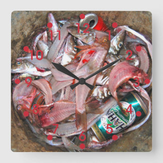 Horloge Carrée Cachette de poisson